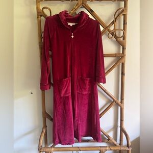 Eileen West Velour Robe